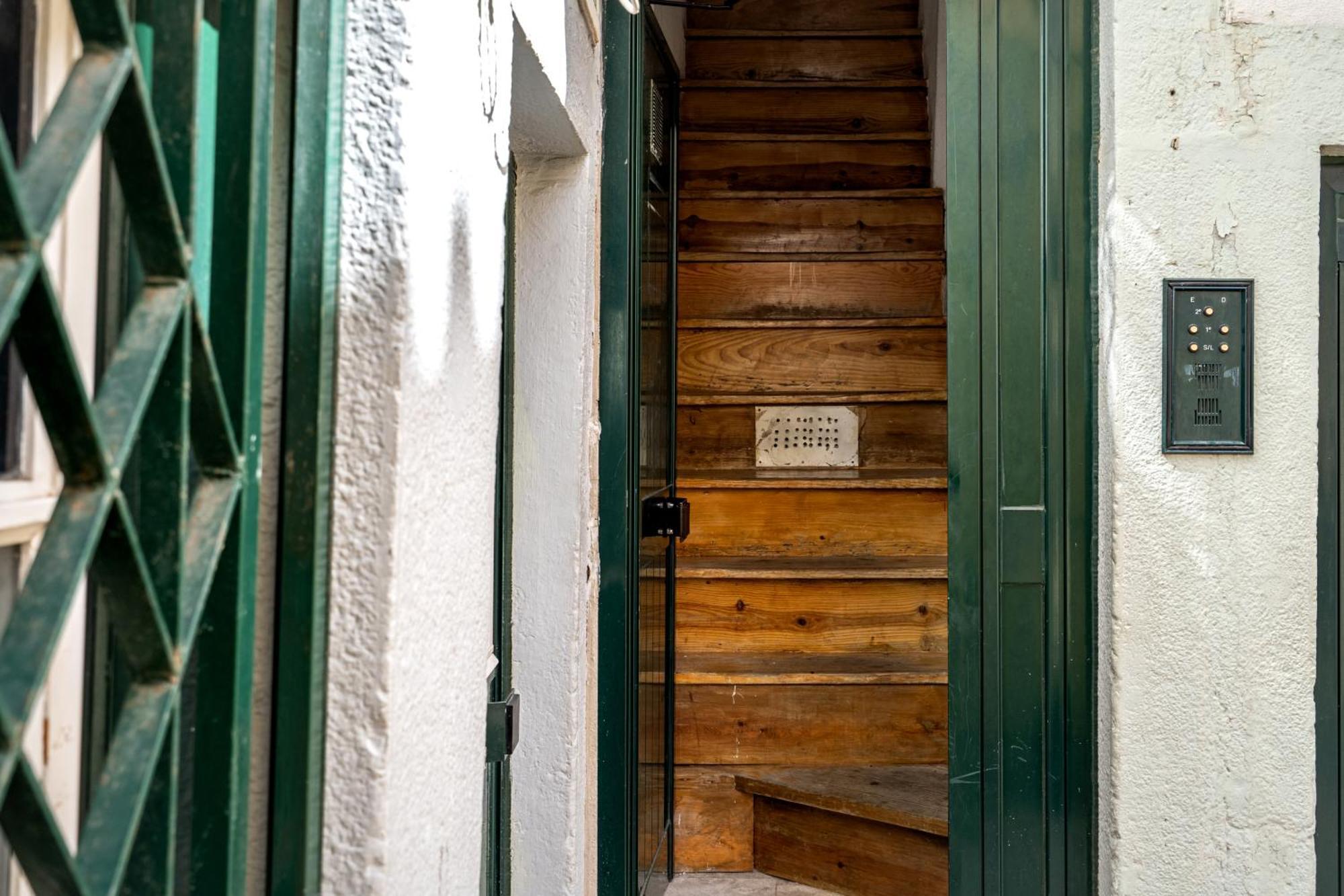 Studio In The Heart Of Alfama! Super Central! Лиссабон Экстерьер фото