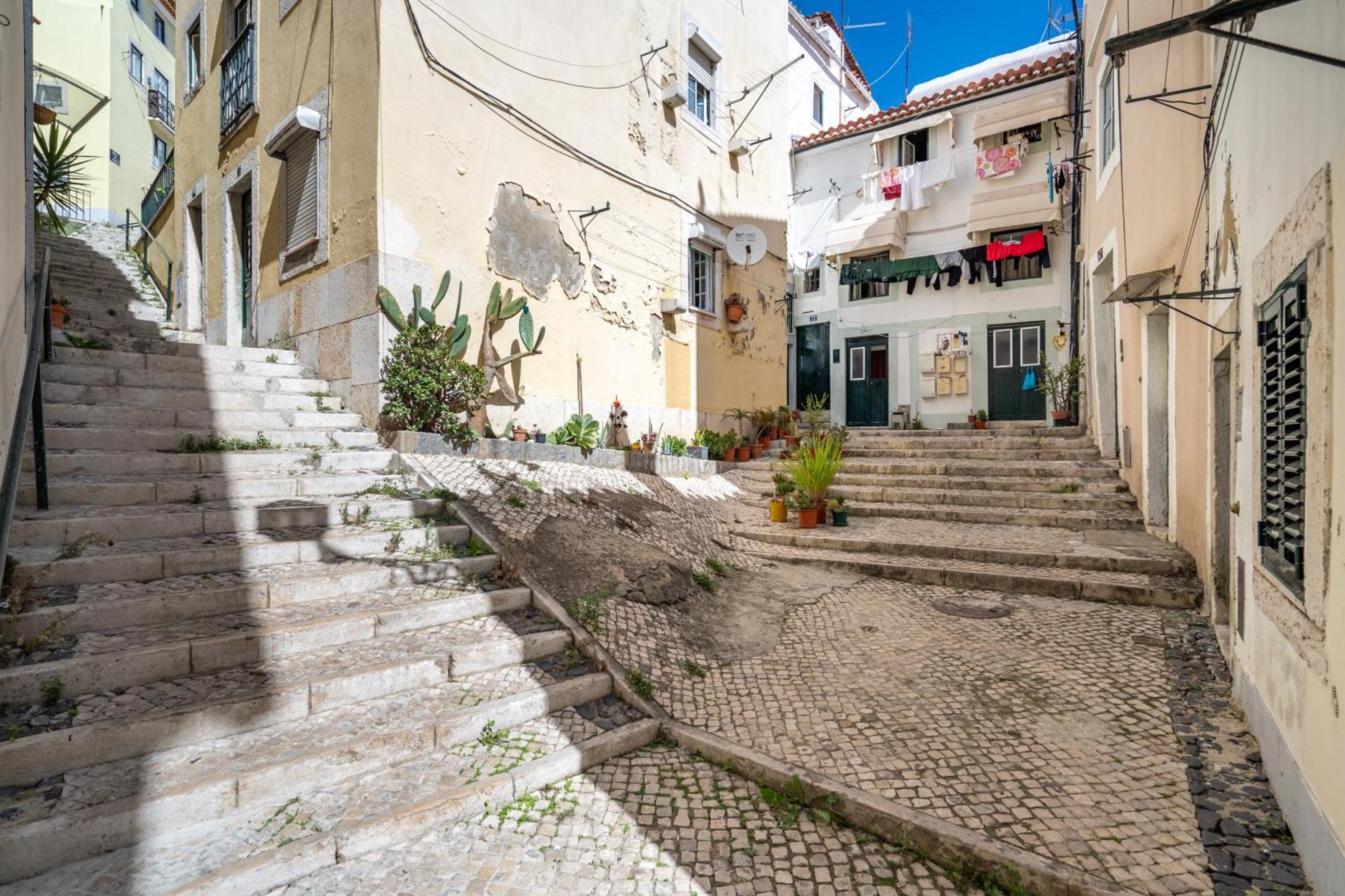 Studio In The Heart Of Alfama! Super Central! Лиссабон Экстерьер фото